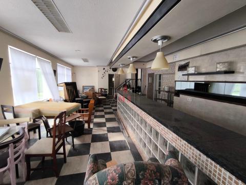 Casa de 191 m<sup style='color: #fff;'>2</sup> con 3 habitaciones y 2 baños en Matallana de Torío.