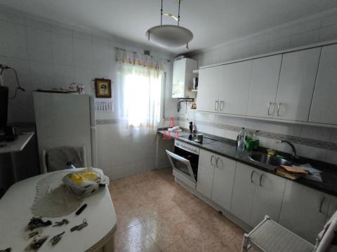 Casa de 152 m<sup style='color: #fff;'>2</sup> con 6 habitaciones y 3 baños en Dr. Fleming.