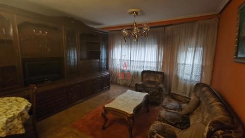 Piso de 108 m<sup style='color: #fff;'>2</sup> con 4 habitaciones y 2 baños en Crucero.
