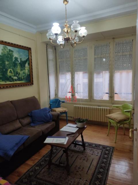 Piso de 67 m<sup style='color: #fff;'>2</sup> con 3 habitaciones y 1 baños en Casco histórico.