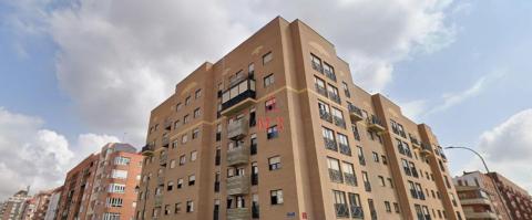 Piso de 177 m<sup style='color: #fff;'>2</sup> con 4 habitaciones y 3 baños en Pinilla.